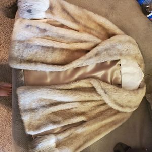 Vintage 1960's Regina Glenara by Glenoit cape